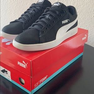 Puma Smash v2 - Men’s size 8